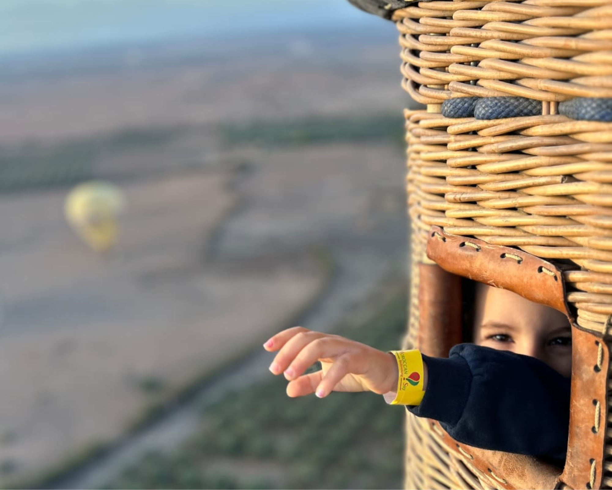  1 740 Heißluftballonfahrt bei Sonnenaufgang, Pool-Tagesticket & Mittagessen in Marrakesch