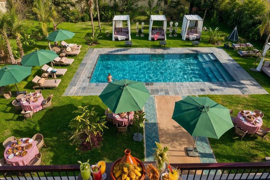  1 740 Heißluftballonfahrt bei Sonnenaufgang, Pool-Tagesticket & Mittagessen in Marrakesch